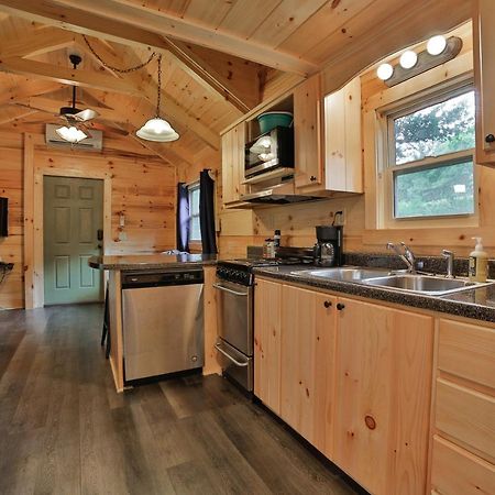 Thomas Cabin Forest Tiny Cabin With Hot Tub Chattanooga Buitenkant foto