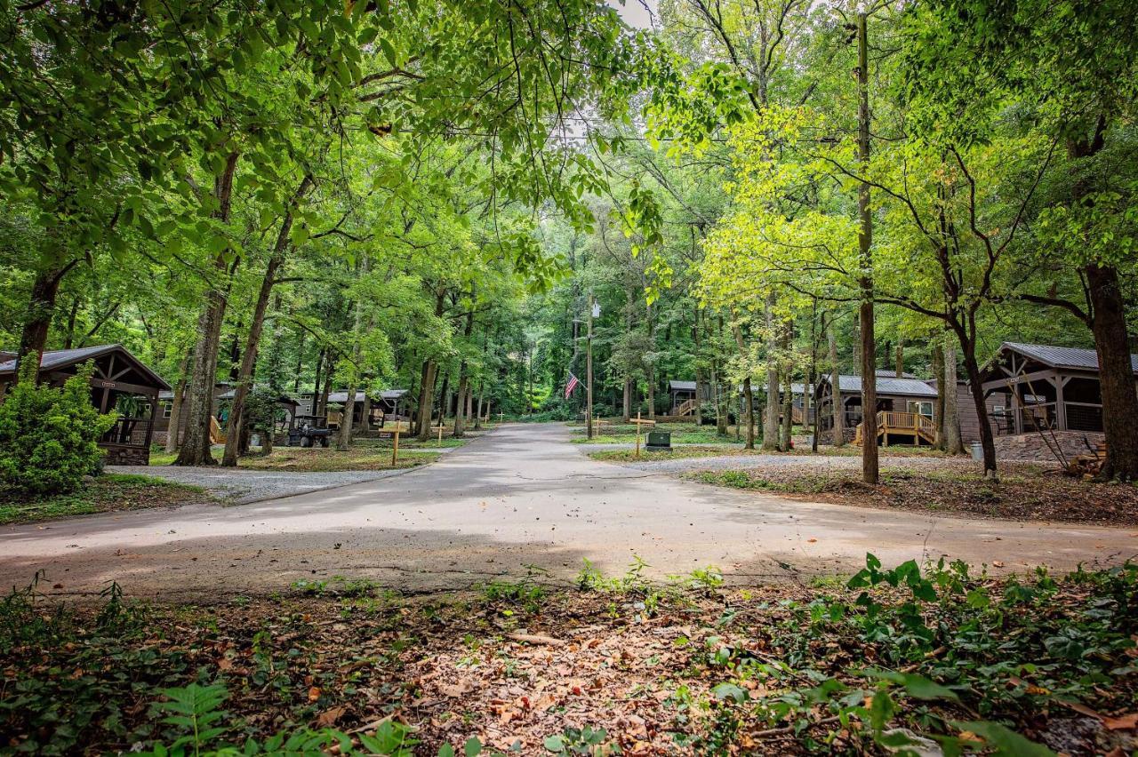 Thomas Cabin Forest Tiny Cabin With Hot Tub Chattanooga Buitenkant foto
