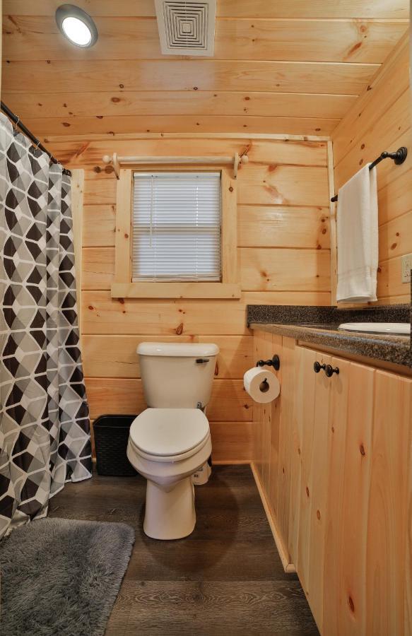 Thomas Cabin Forest Tiny Cabin With Hot Tub Chattanooga Buitenkant foto