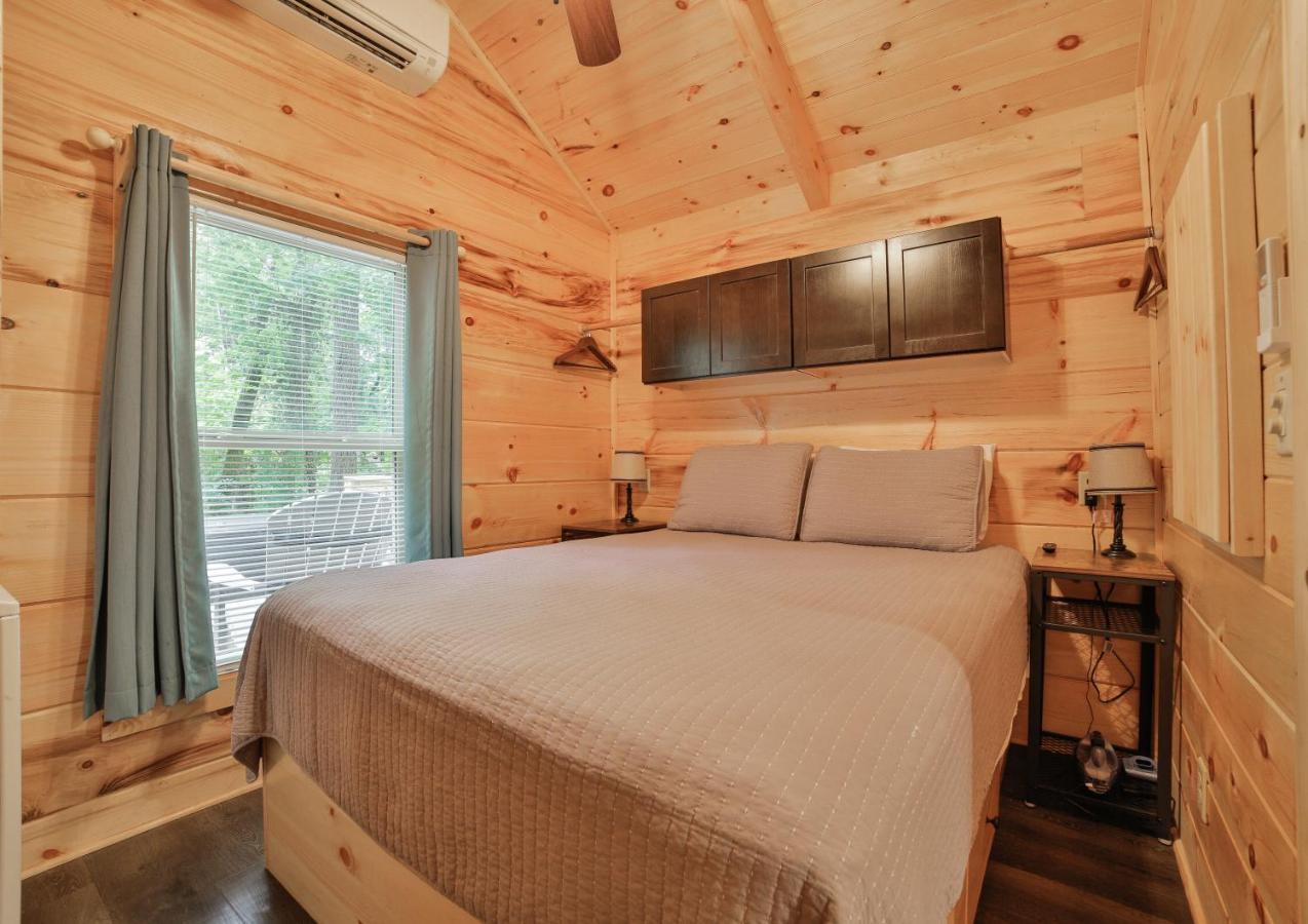 Thomas Cabin Forest Tiny Cabin With Hot Tub Chattanooga Buitenkant foto