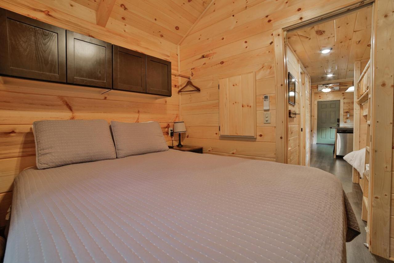 Thomas Cabin Forest Tiny Cabin With Hot Tub Chattanooga Buitenkant foto